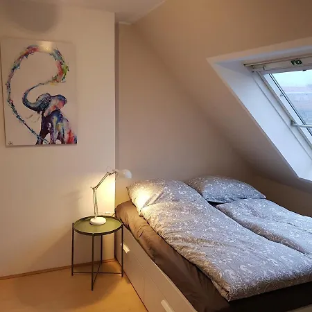 Charming Maisonette With Sun Terrace Appartement Düsseldorf